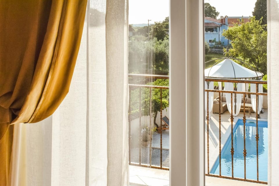 View (from property/room), Garden view, Pool view, Swimming pool