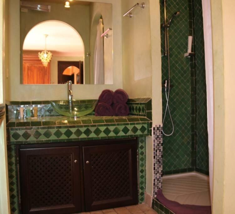 Chambre Ifrane, Riad 7 au village naturiste Couple only Riad in Agde
