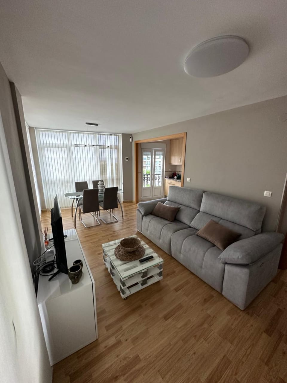 TV and multimedia, Living room, Dining area