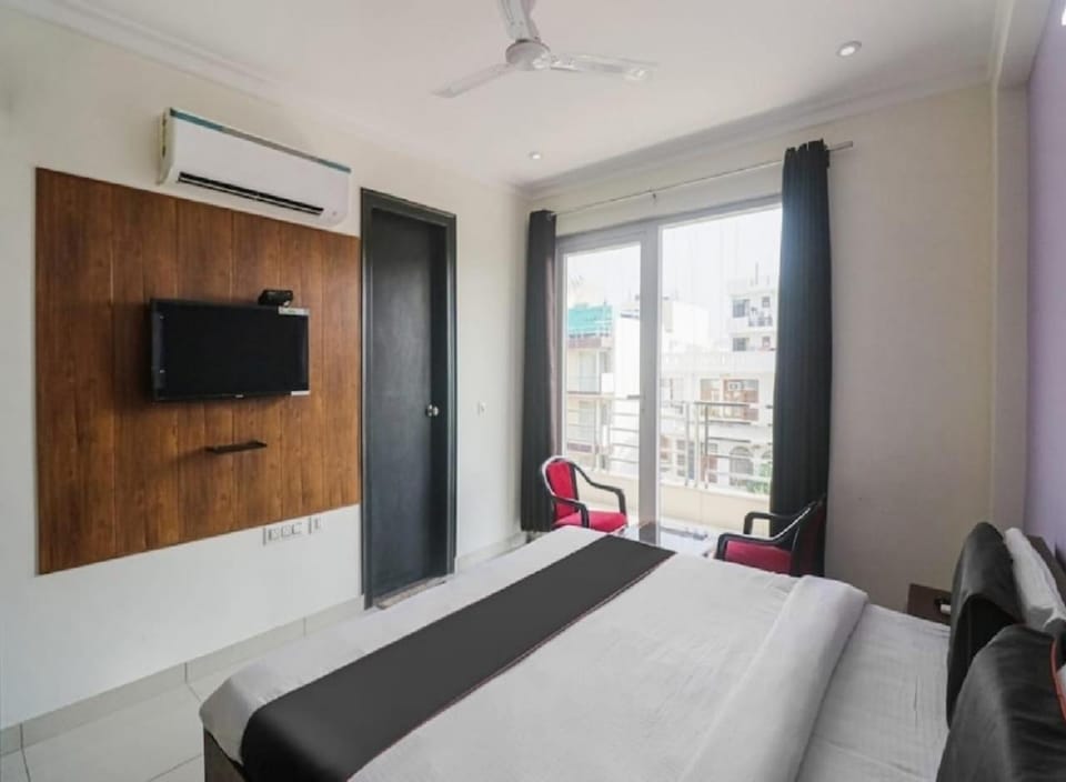 Bed, Bedroom, air conditioner