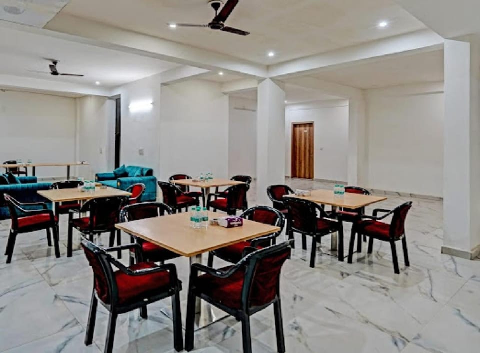 Restaurant/places to eat, Banquet/Function facilities, Seating area, fireplace