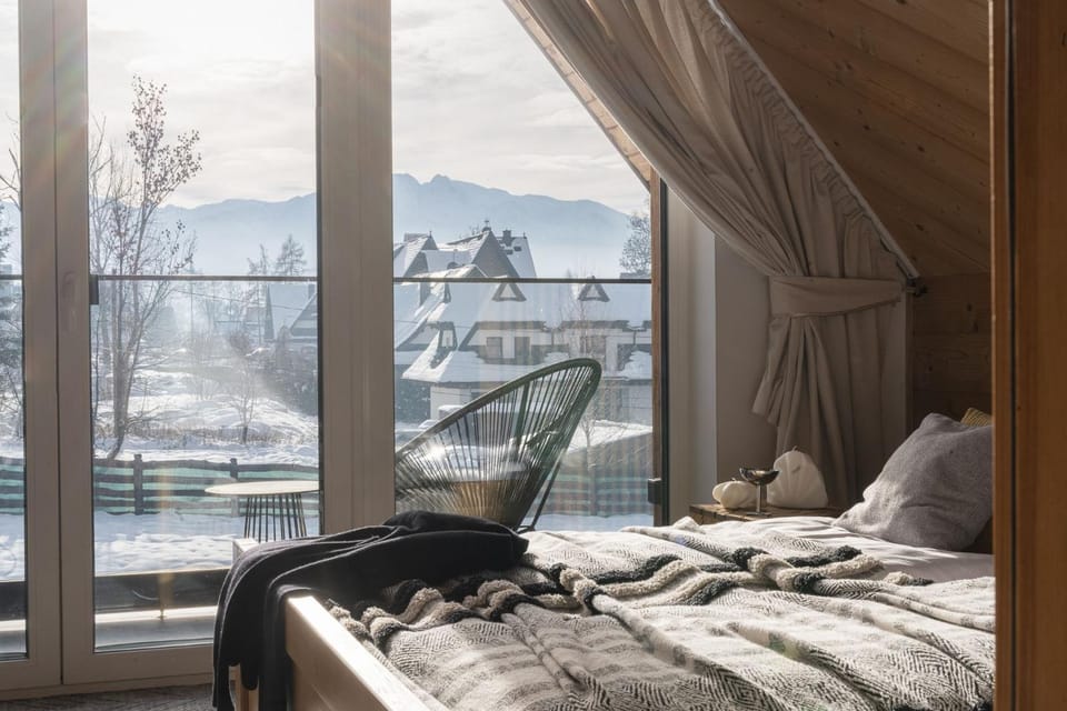 Bed, Photo of the whole room, Bedroom, Mountain view