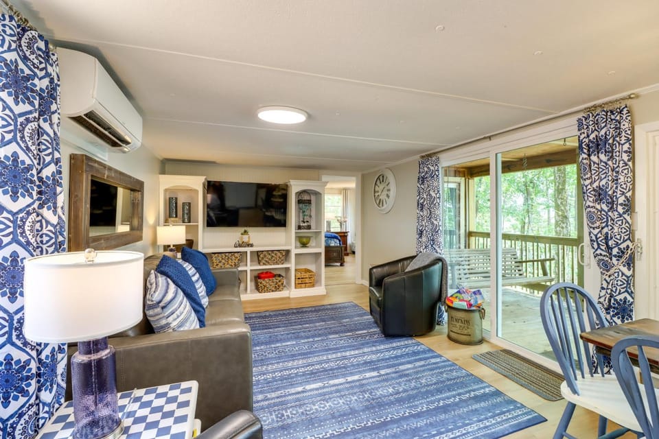 Edgemont Waterfront Cabin Rental with Beach Access! Cabin in Greers Ferry Lake