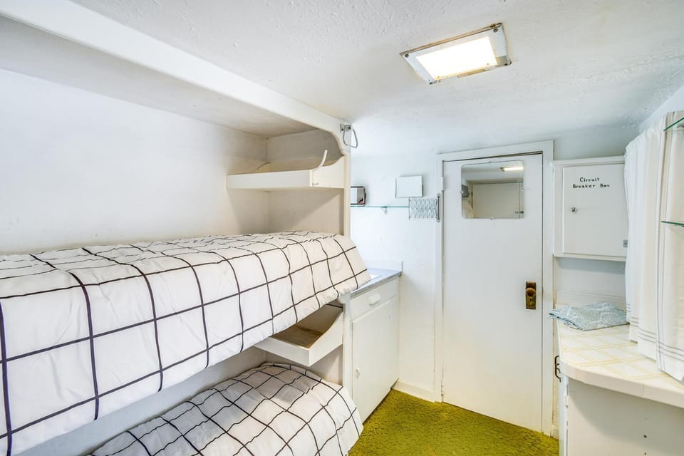 Pet-Friendly Fort McCoy Cabin w/ Fire Pit! Cabin in Florida