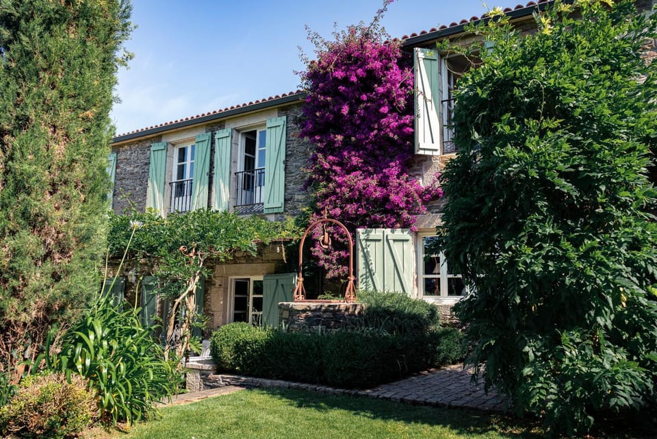 Property building, Garden, Garden view, Area and facilities