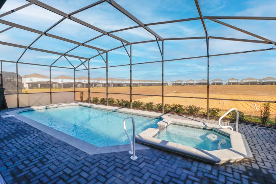 Hot Tub, Swimming pool