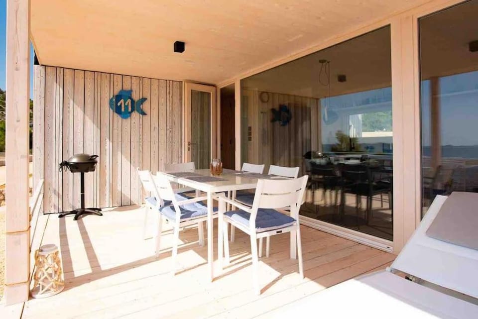 TINY BEACH HOUSE 11 BUQEZ, Drage Sea & Sunset View, Terrace House in Šibenik-Knin County, Croatia