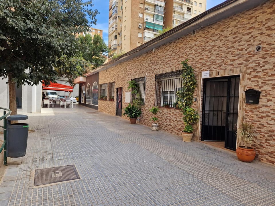 Day, Neighbourhood, Street view, Location