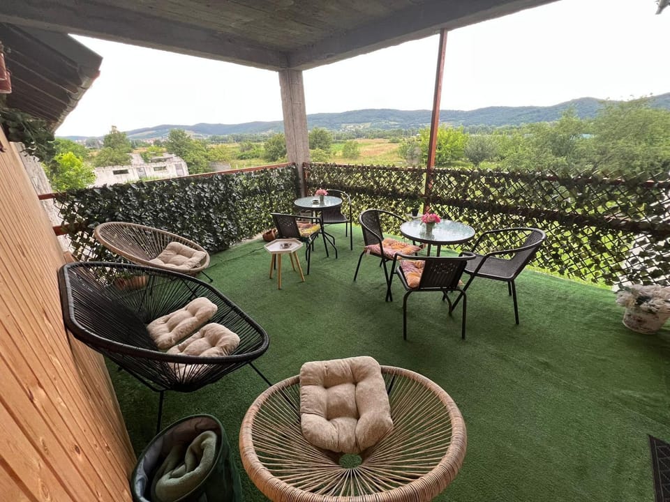Natural landscape, View (from property/room), Balcony/Terrace, Seating area