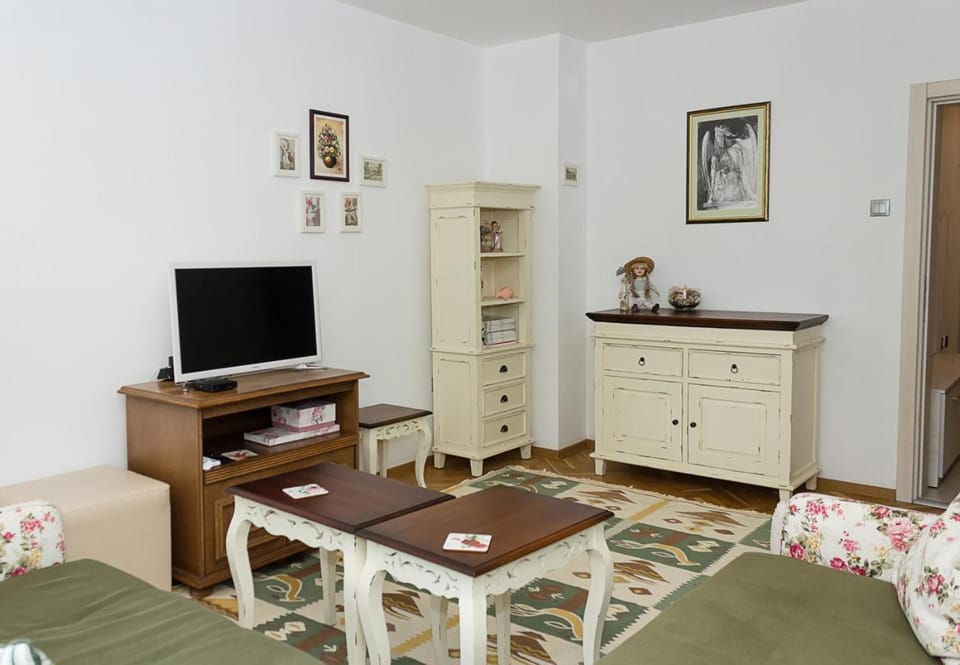TV and multimedia, Seating area