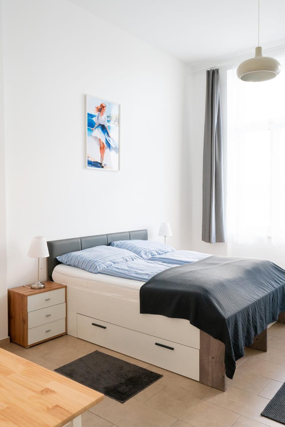 Photo of the whole room, Bedroom
