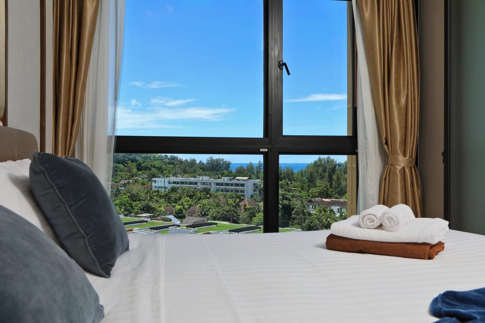 Bed, View (from property/room), Bedroom, Sea view, Sea view, towels