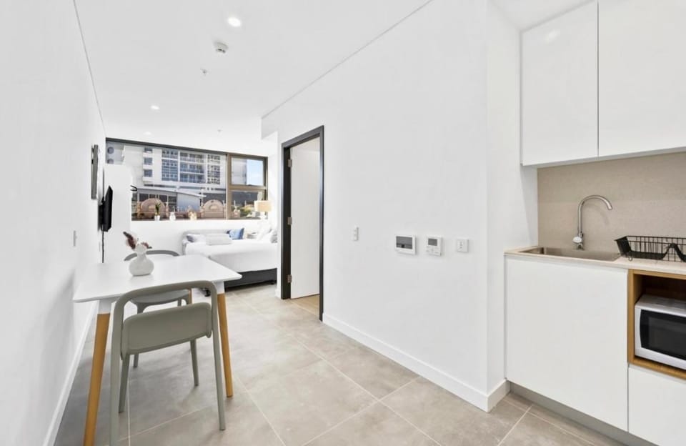 Arthur Hotel Bondi Junction no reception and house keeping no sofa bed Hotel in Sydney