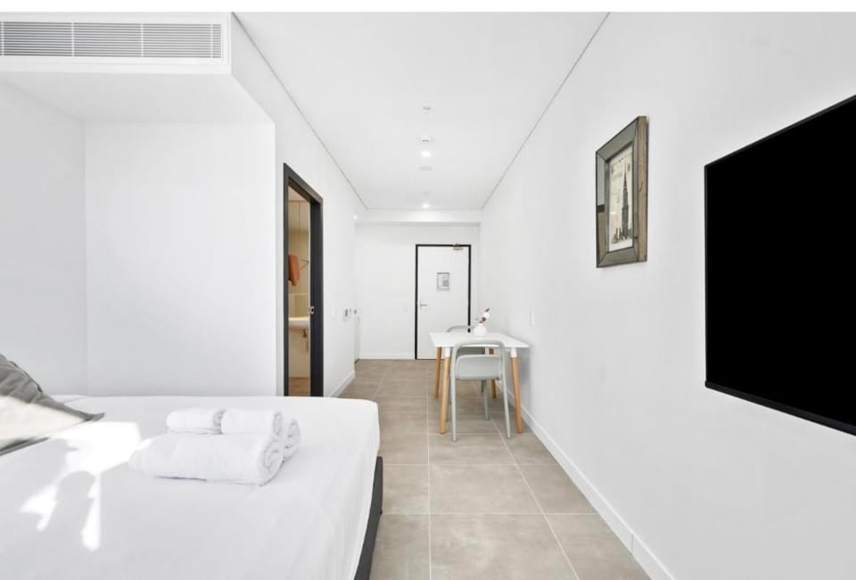 Arthur Hotel Bondi Junction no reception and house keeping no sofa bed Hotel in Sydney