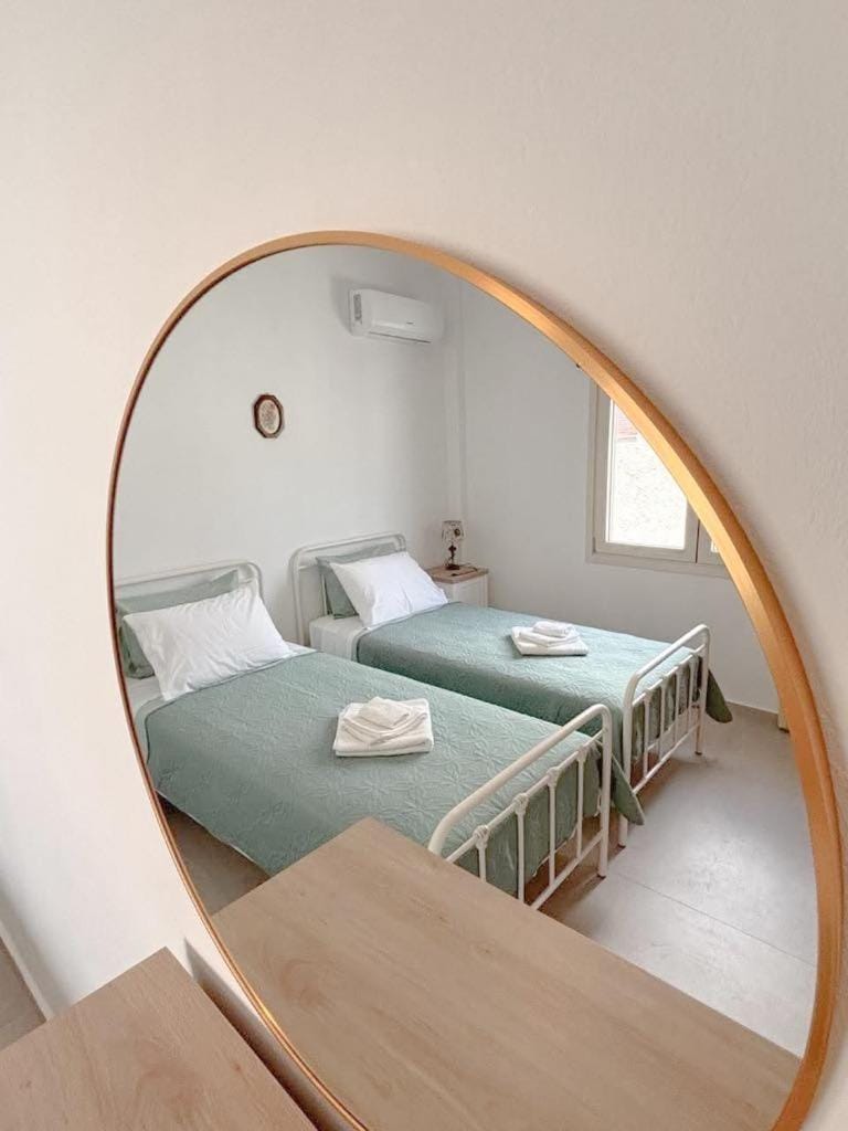 Maria's Town House with private parking Apartment in Skiathos