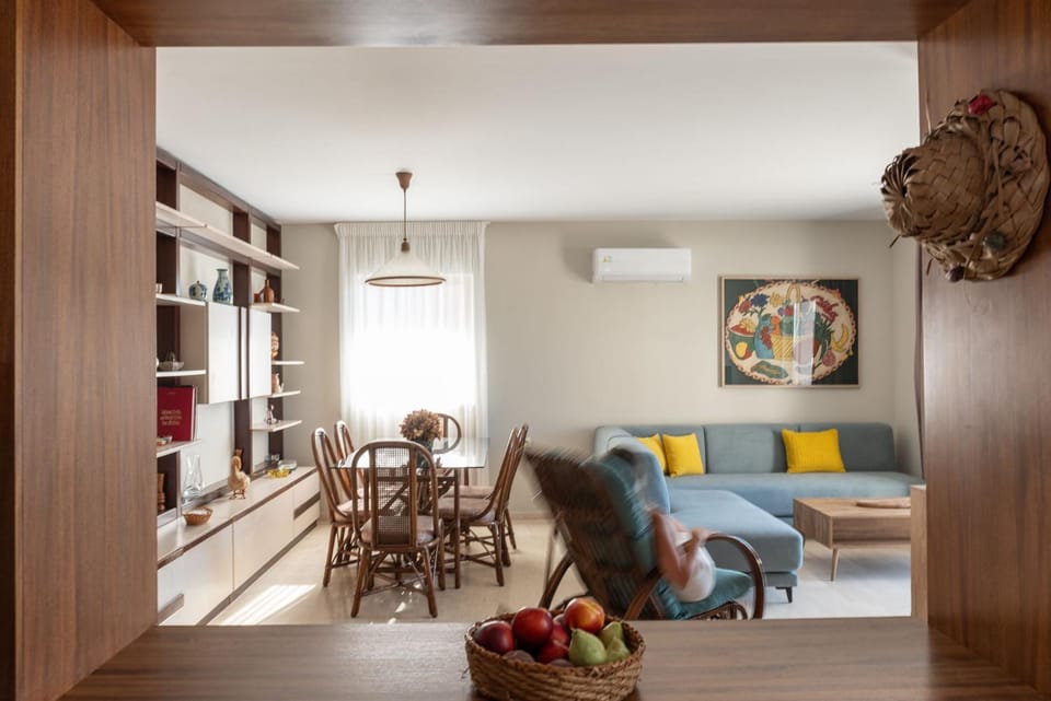 Living room, Photo of the whole room, Seating area, Dining area, air conditioner