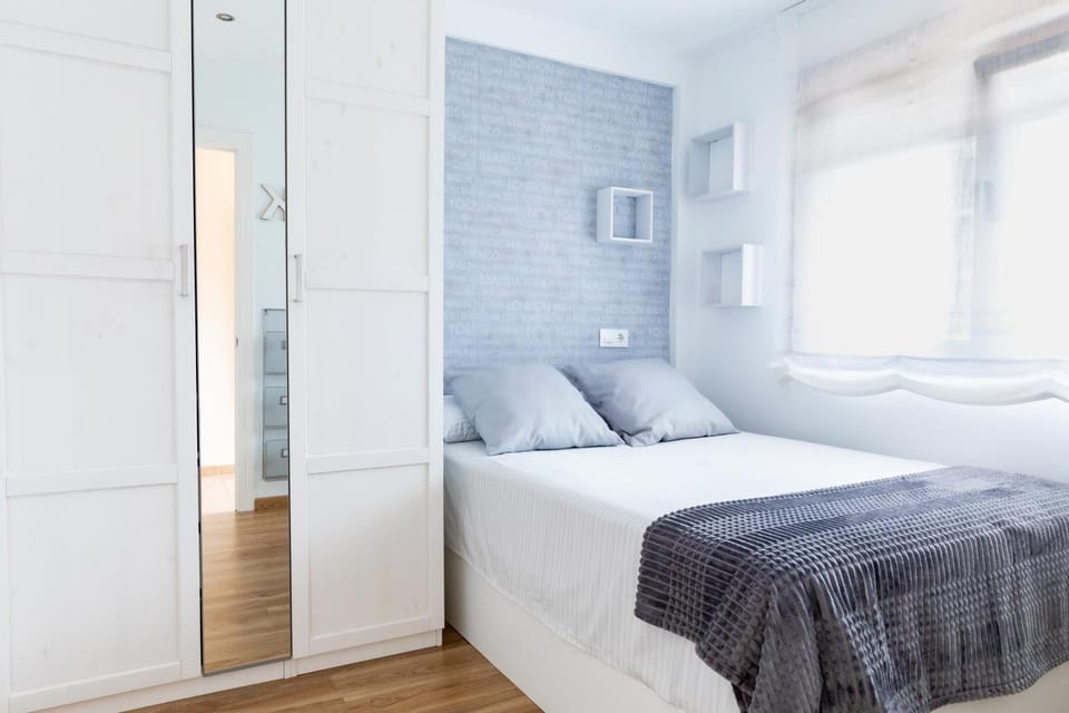 Bedroom, wardrobe