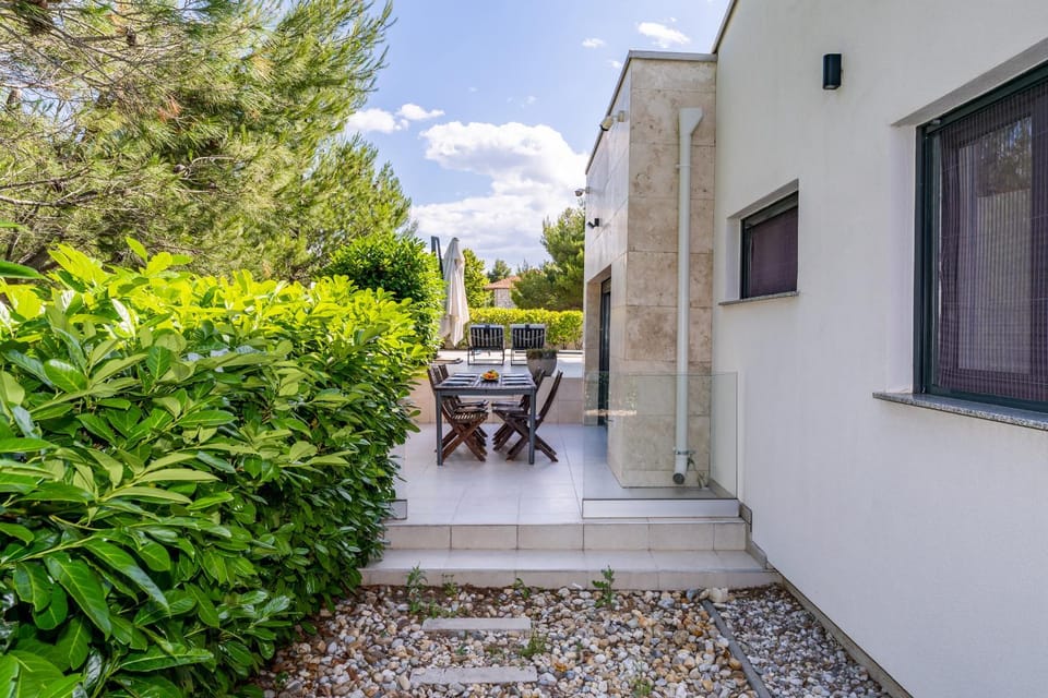 Patio, Garden, Balcony/Terrace