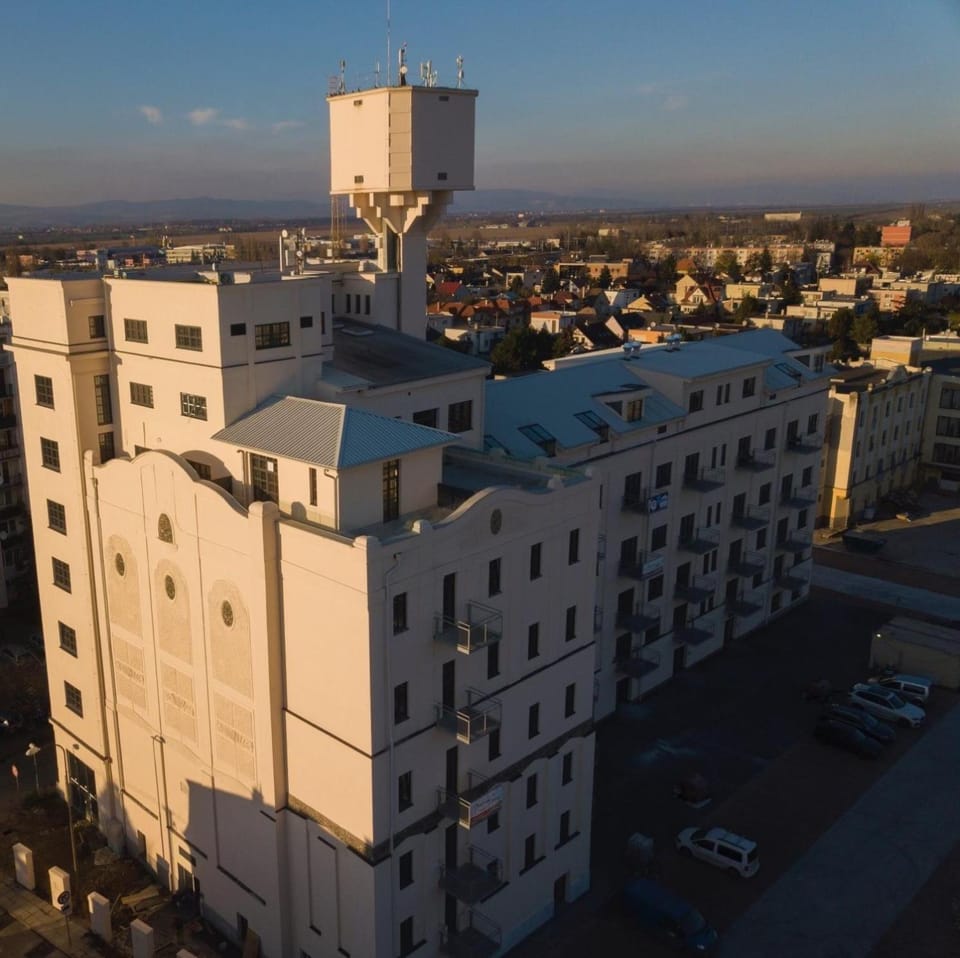 Property building, Bird's eye view