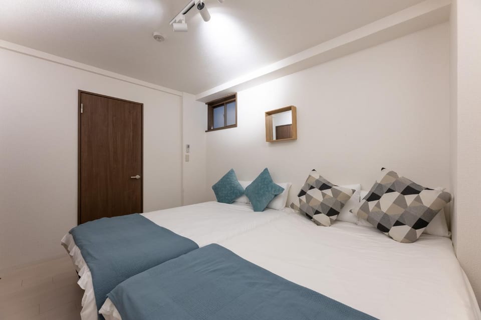 米山3 心斎橋エリアど真ん中 3dkのお部屋 ビルの3階になります EVはありません Apartment in Osaka