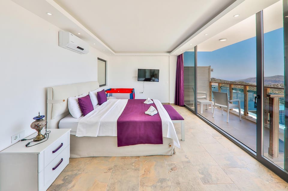Balcony/Terrace, Bedroom, Sea view, towels, air conditioner