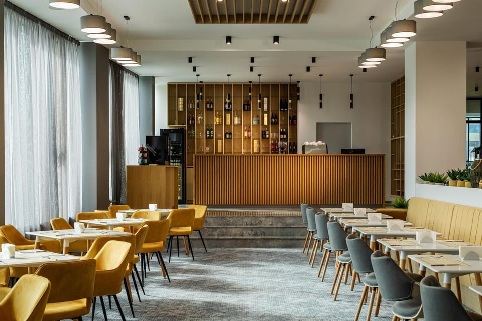Restaurant/places to eat, Restaurant/places to eat