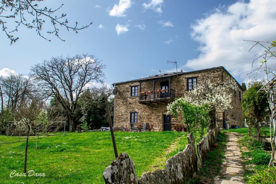 Casa Rural Dana Country House in Galicia