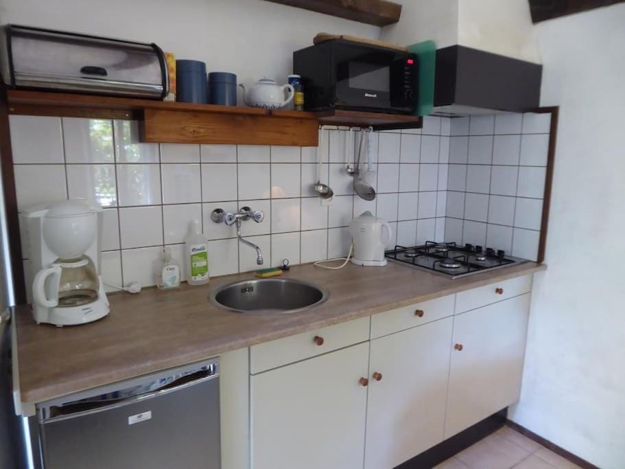 Coffee/tea facilities, Kitchen or kitchenette, pet friendly, stove