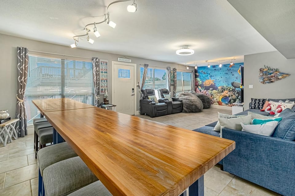 Jamaican Waves House in Jamaica Beach