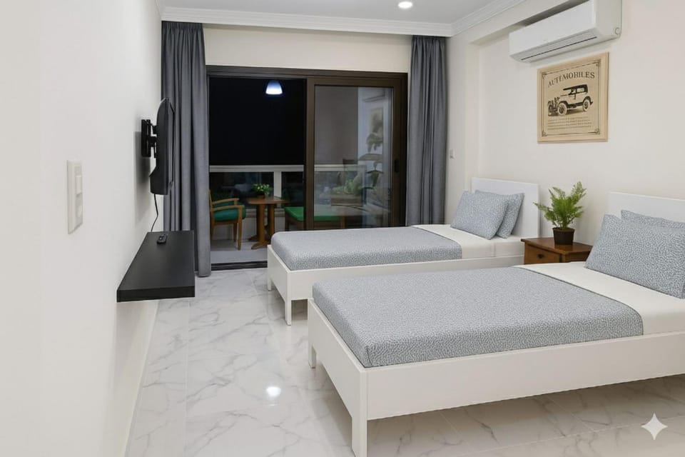 Communal lounge/ TV room, Bed, TV and multimedia, Bedroom