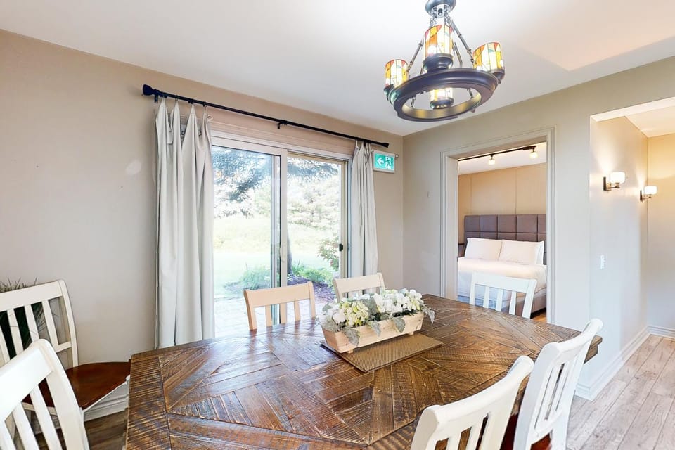 Cozy Sierra Lane Retreat, Steps to BM Village! House in Grey Highlands