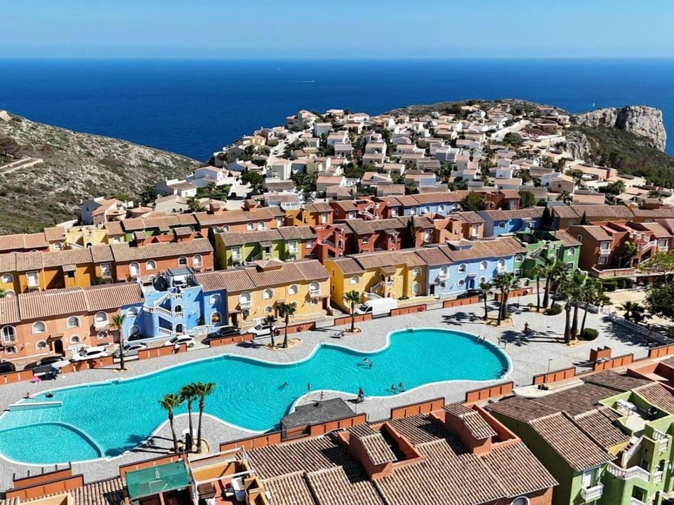 City view, Swimming pool