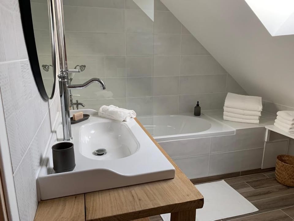 Bathroom, Bath