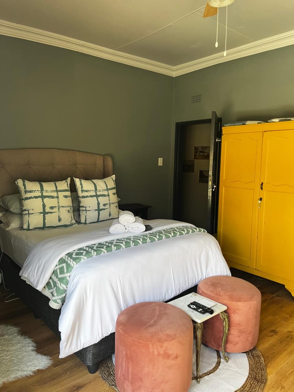 Bed, Photo of the whole room