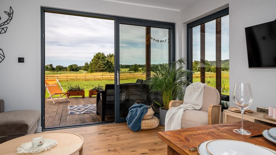Patio, TV and multimedia, Living room, Seating area