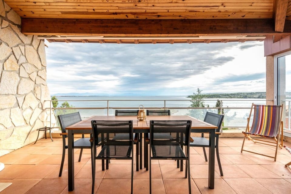 Natural landscape, Balcony/Terrace, Dining area, Sea view