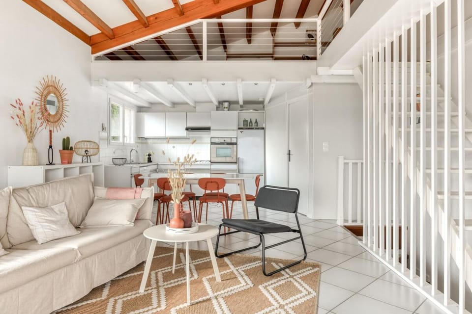 Kitchen or kitchenette, Living room, Dining area