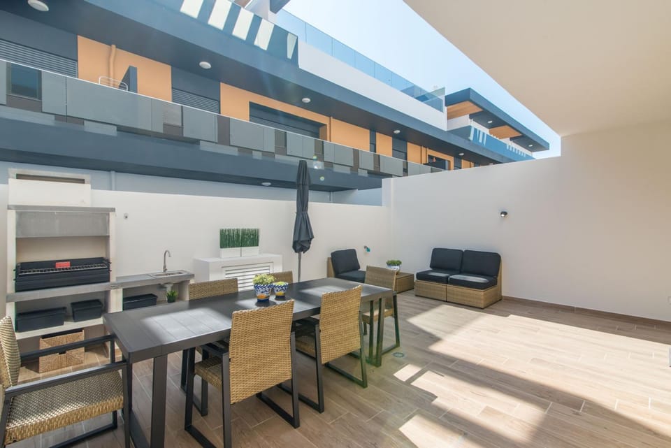 BBQ facilities, Balcony/Terrace, Dining area