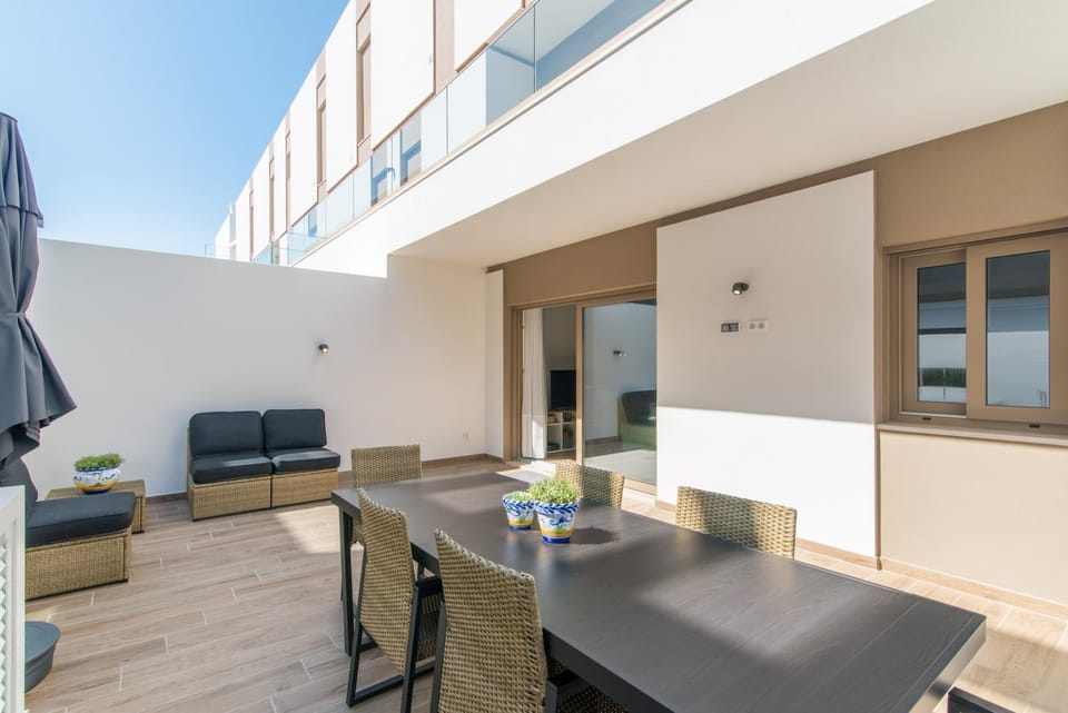 Balcony/Terrace, Dining area