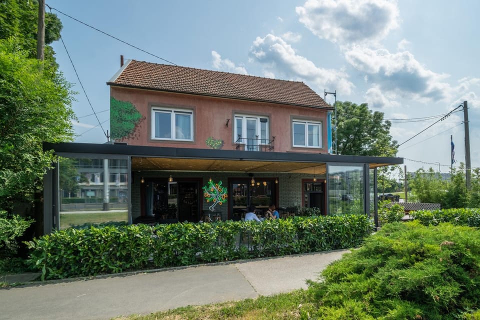 Property building, Day, Garden