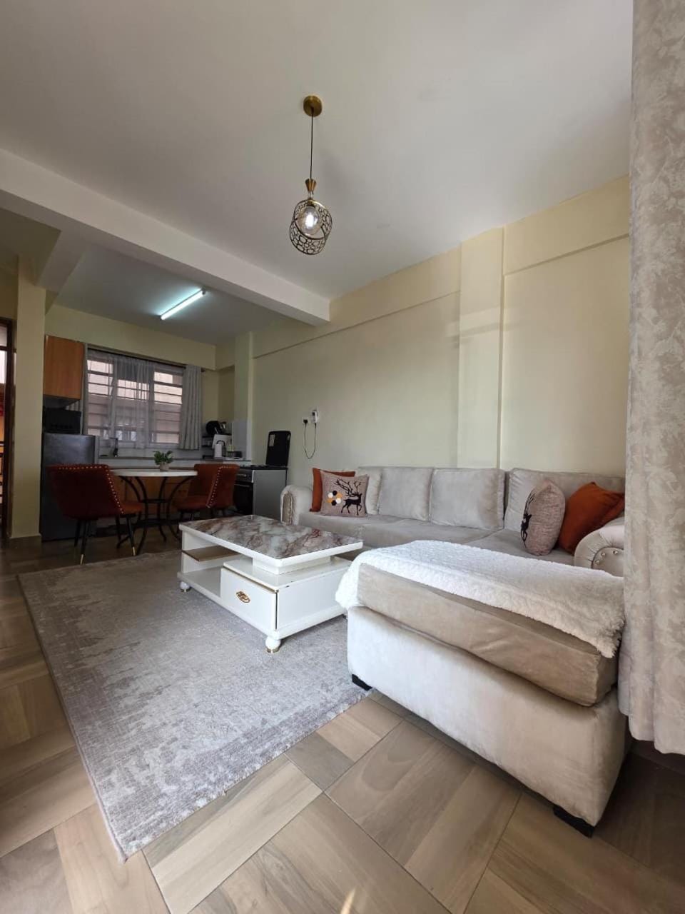 Jay Homes - Modern & Cozy Apartments PGS Plaza - Nakuru CBD Apartment in Kenya