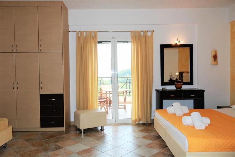Dafni studios nο3 Apartment hotel in Peloponnese, Western Greece and the Ionian