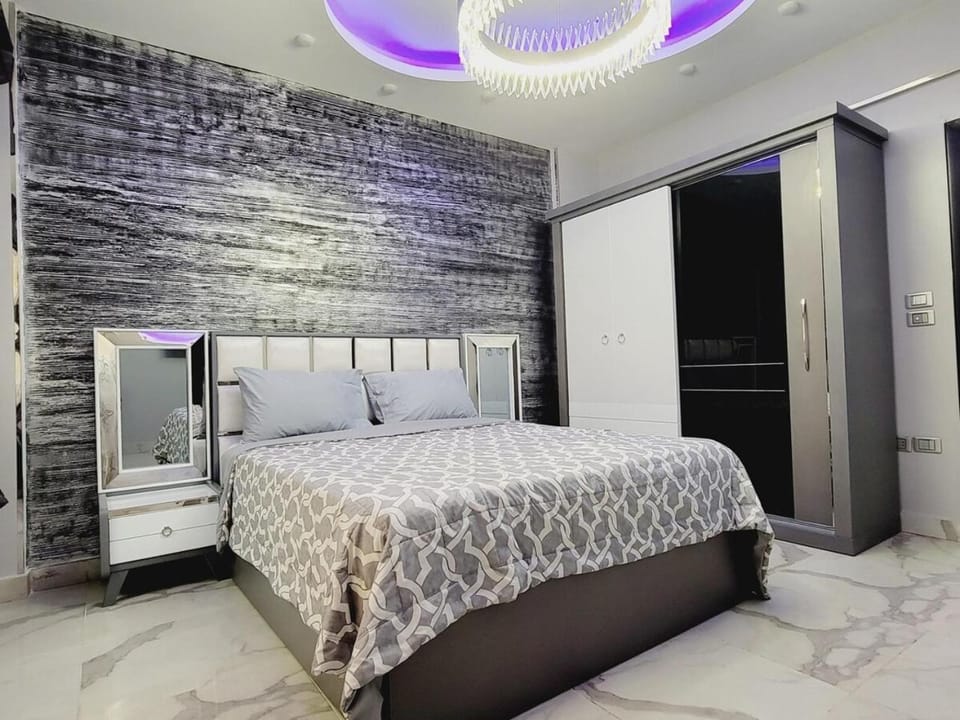 New Cairo's King Bed Gem Dream Stay #6 Apartment in New Cairo City
