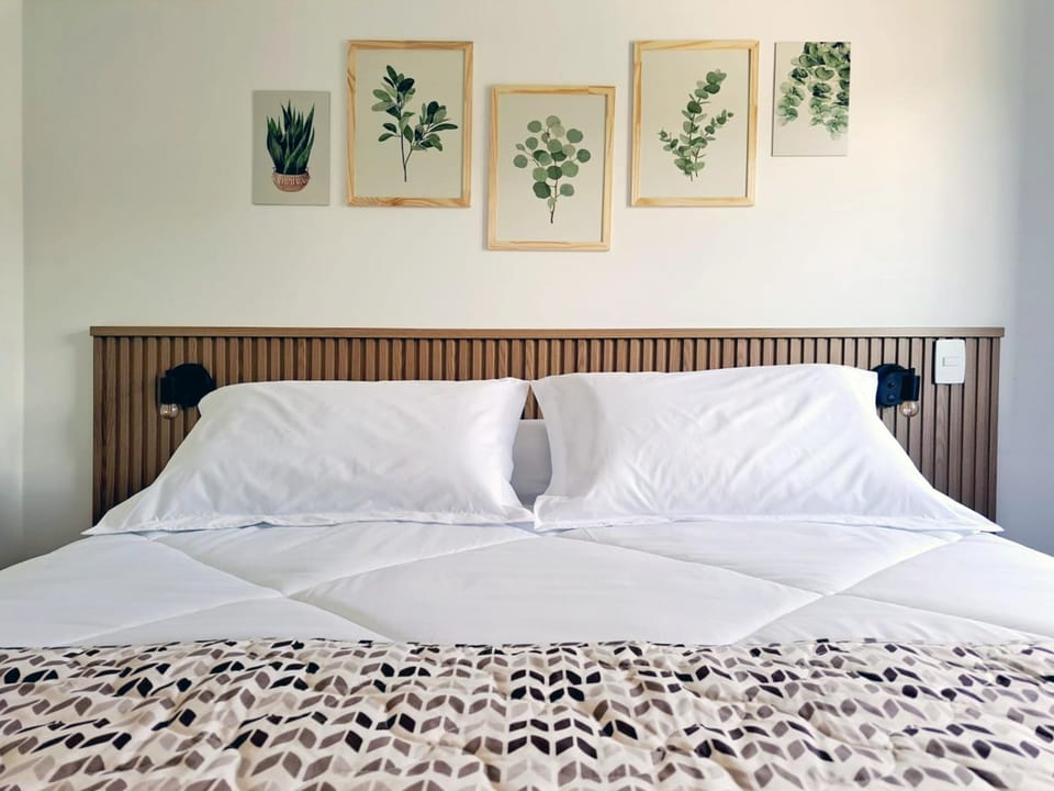 Bed, Photo of the whole room, Decorative detail, Bedroom