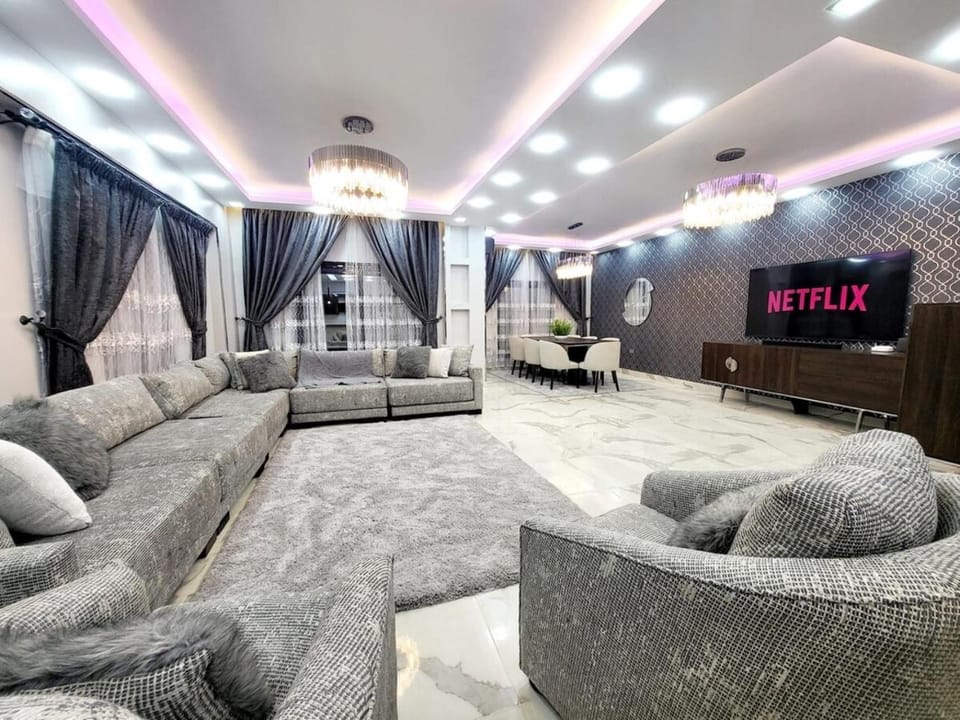 New Cairo's King Bed Gem Dream Stay #5 Apartment in New Cairo City