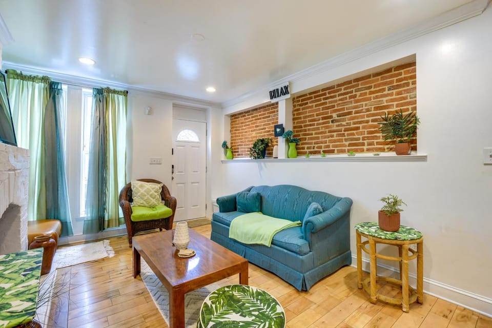 Quirky Baltimore Townhome ~ 2 Mi to Inner Harbor House in Baltimore