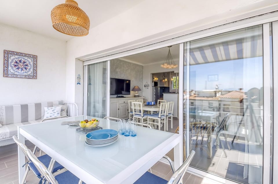 Balcony/Terrace, Dining area