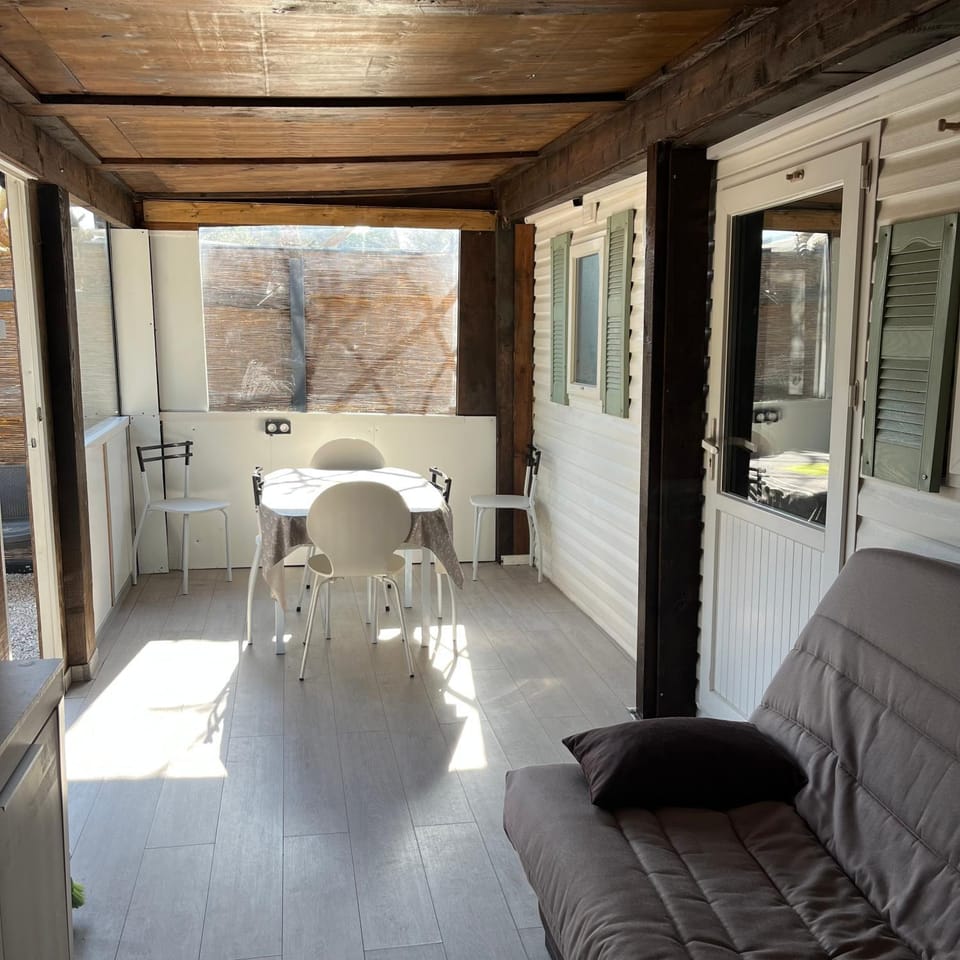 Mobil-home sur terrain privé Campground/ 
RV Resort in Occitanie