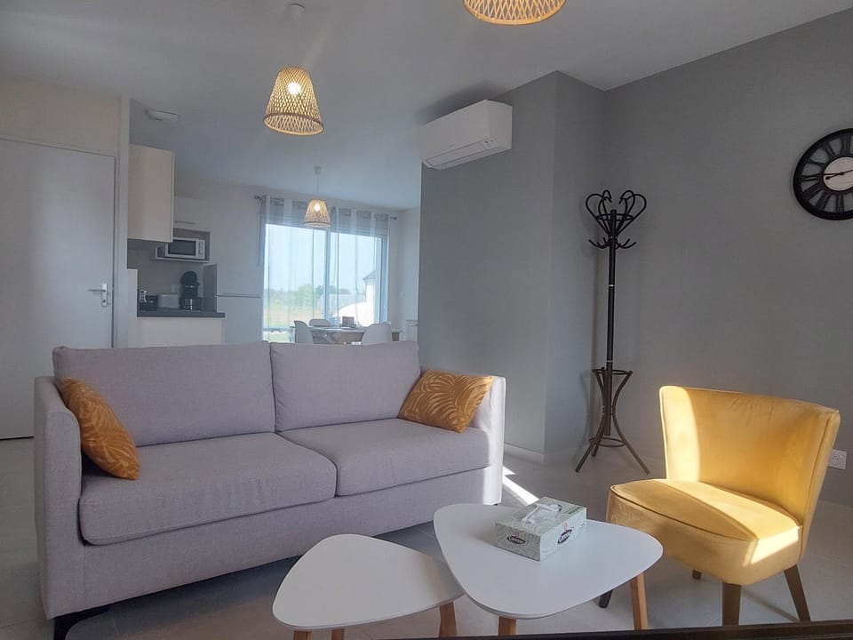 Living room, air conditioner