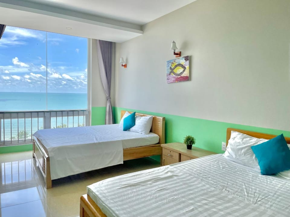 Bed, Natural landscape, Photo of the whole room, Bedroom, Sea view